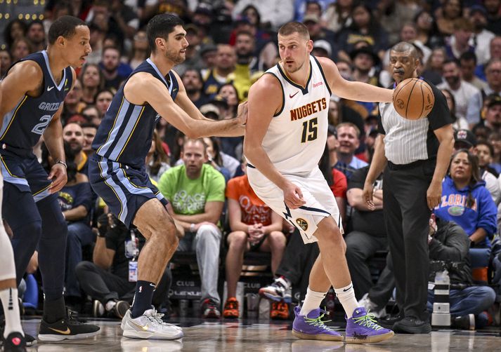 Nikola Jokic átti stórleik gegn Memphis Grizzlies í nótt.