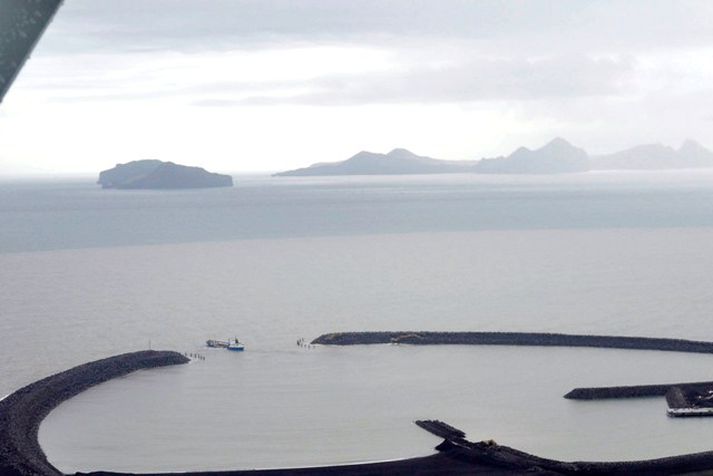 Landeyjar og Vestmannaeyjar í baksýn. Búist er við stormi í Eyjum í kvöld og í nótt.