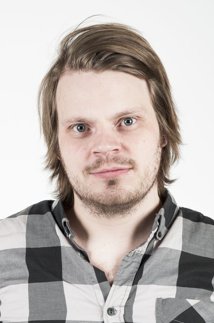 Einar er 180 á hæð og grannvaxinn.