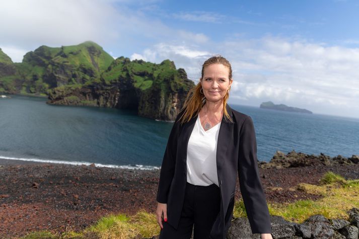 Íris Róbertsdóttir, bæjarstjóri Vestmannaeyja, er í vinnuhópnum.