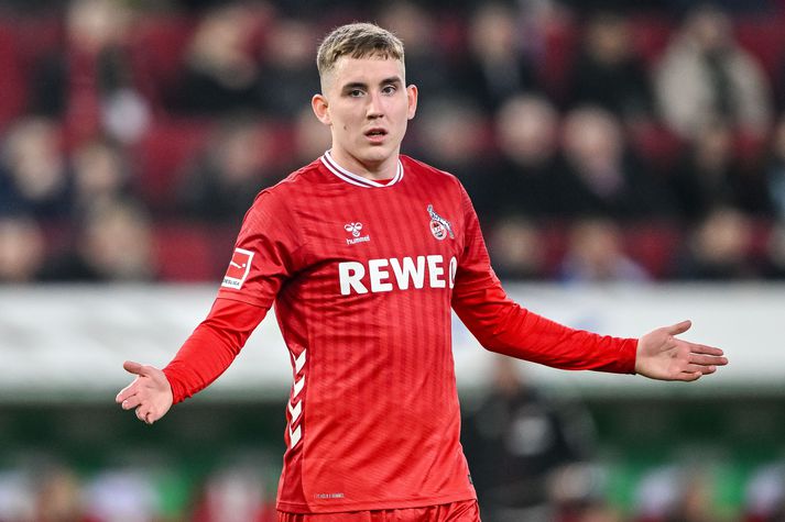 Ísak Bergmann Jóhannesson var tekinn af velli í hálfleik en Köln fór inn í seinni hálfleikinn tíu á móti ellefu.