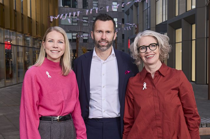 Fríða Ásgeirsdóttir, Birkir Jóhannsson, forstjóri TM, og Halla Þorvaldsdóttir, framkvæmdastjóri Krabbameinsfélagsins. 