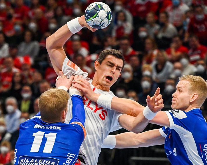 Íslenskt handboltaáhugafólk þekkir Rasmus Lauge vel eftir framgöngu hans með hinu sigursæla landsliði Dana. Hann glímir nú ásamt fjölskyldu sinni við risavaxið verkefni utan vallar.