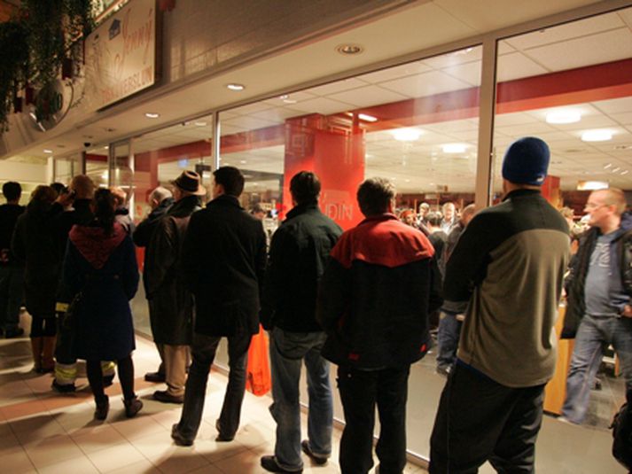 Frá verslun ÁTVR í Eiðistorgi 31. október 2008 en áfengisverð hækkaði umtalsvert 1. nóvember.