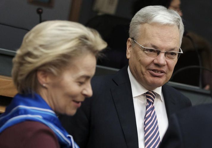 Forseti framkvæmdastjórnar ESB, Ursula Von der Leyen og Didier Reynders sem hefur málefni dómstóla og neytenda á sinni könnu innan framkvæmdastjórnarinnar.