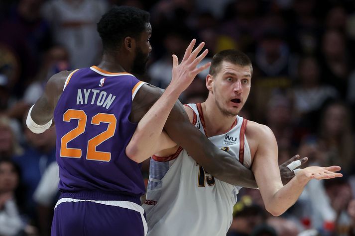 Nikola Jokic var liðsmönnum Phoenix Suns mjög erfiður.