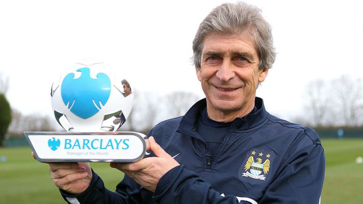 Manuel Pellegrini með verðlaunin.