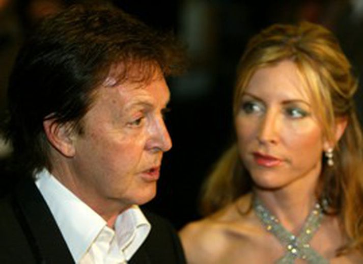 Hjónakornin Paul og Heather McCartney á góðgerðarsamkomu á meðan allt lék í lyndi.