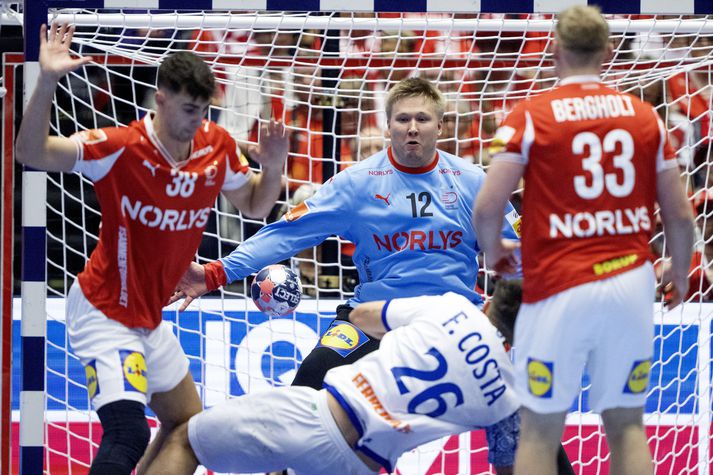 Danir máttu þola óvænt tap gegn Portúgal.