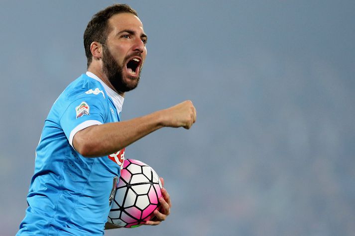 Higuain í leik með Napoli í vetur.