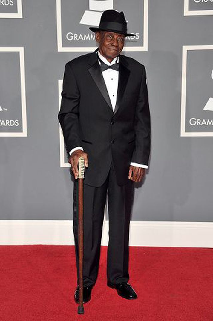 Blúsarinn Pinetop Perkins er elsti Grammy-verðlaunahafi sögunnar.