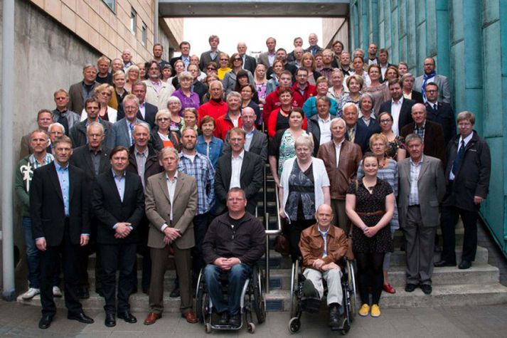 Fulltrúar félagasamtaka sem tóku við samtals 71 milljón króna úr Pokasjóði við athöfn í Salnum í Kópavogi.