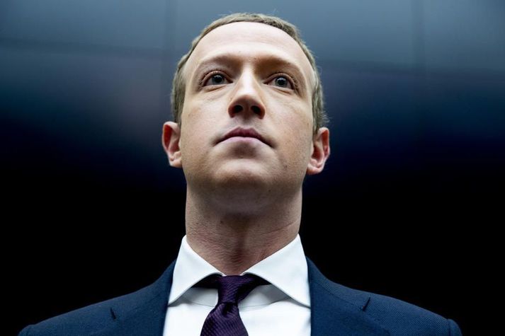 Mark Zuckerberg, forstjóri Meta, segir að vöxtur félagsins hafi dregist saman þar sem stórir hópar, sér í lagi í yngsta aldurshópnum, hafi frekar leitað til samkeppnisaðila.