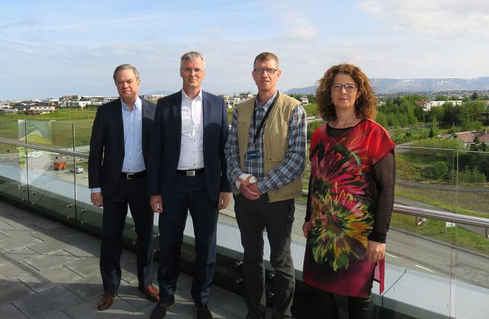 Randver Fleckenstein, verkefnastjóri í stýrihóp á sviði samfélagsábyrgðar hjá Valitor, Viðar Þorkelsson, forstjóri Valitor, Einar Gunnarsson, frá Kolviði og Lára Björk Erlingsdóttir, fulltrúi starfsmanna í stýrihópi samfélagsábyrgðar hjá Valitor.