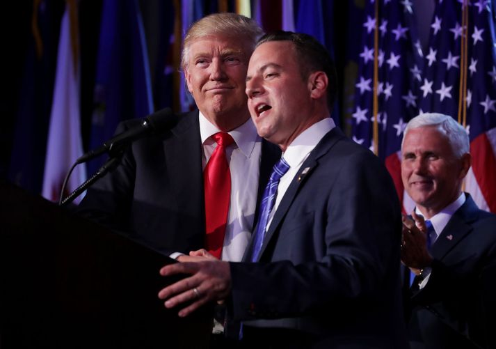 Trump ásamt Reince Priebus og Mike Pence, verðandi varaforseta.