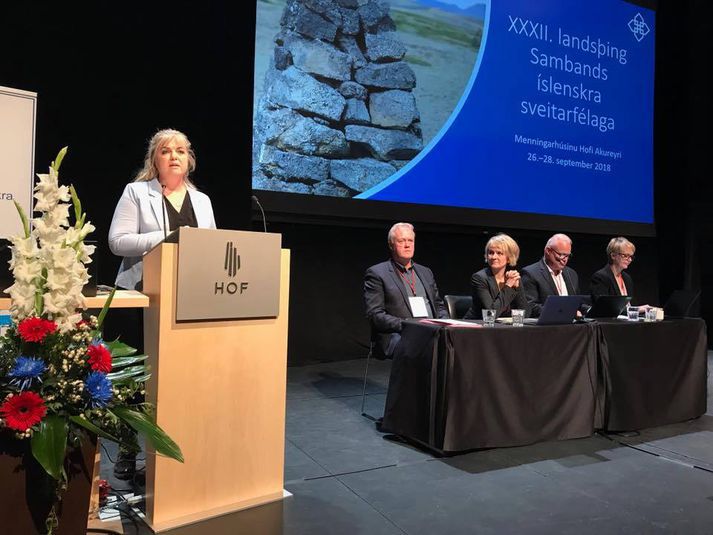 Aldís Hafsteinsdóttir, bæjarstjóri í Hveragerði er nýr formaður íslenskra sveitarfélaga og jafnframt  fyrsta konan til að gegna formennsku í 73 ára sögu félagsins.