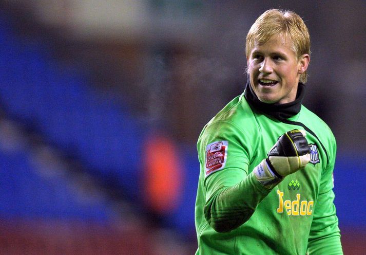 Kasper Schmeichel á ekki langt að sækja markmannshæfileikana