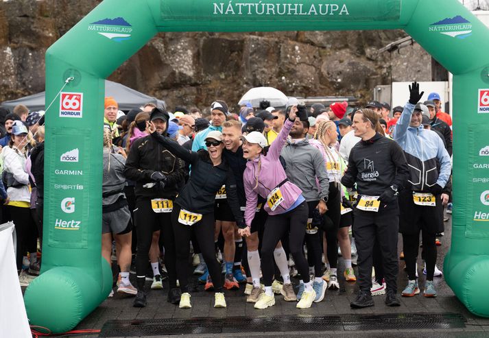 Hressir hlauparar hófu keppni í morgun