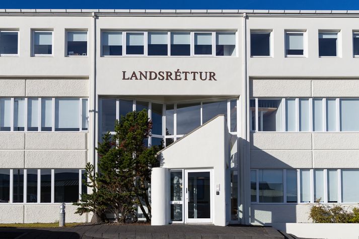 Landsréttur.