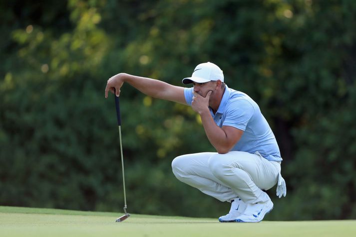 Koepka þungt hugsi á hringnum í gær