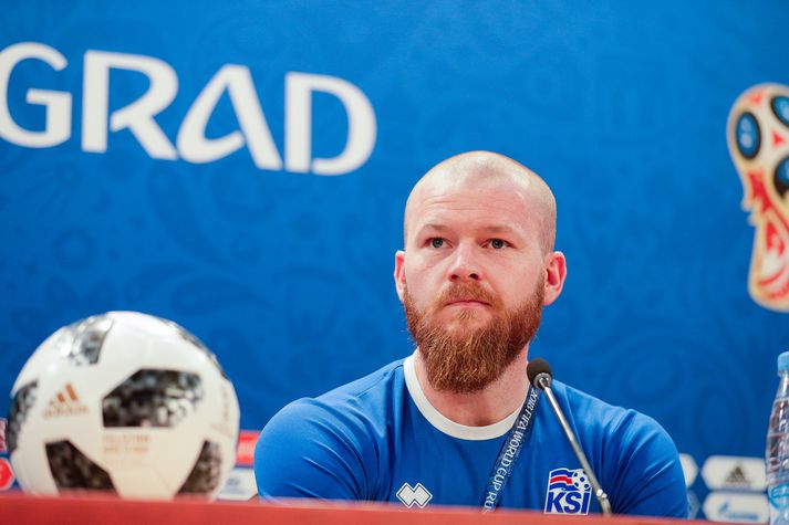 Aron Einar Gunnarsson fer út í hvern leik fyrir land og þjóð.