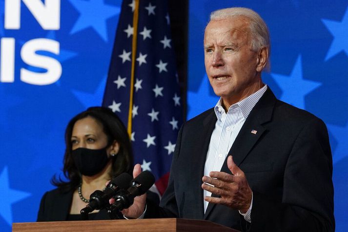 Kamala Harris, varaforsetaefni Demókrata, og Joe Biden, forsetaframbjóðandi flokksins, þegar sá síðarnefndi flutti ávarp í gær.