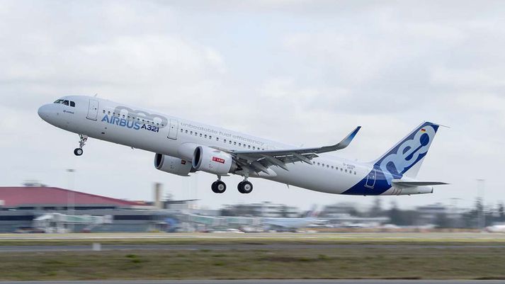 Airbus A321neo í flugtaki. Þetta er þotan sem forstjóri Icelandair segir henta félaginu best til að leysa Boeing 757 af hólmi.