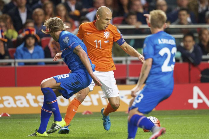 Robben í leik gegn íslenska liðinu.