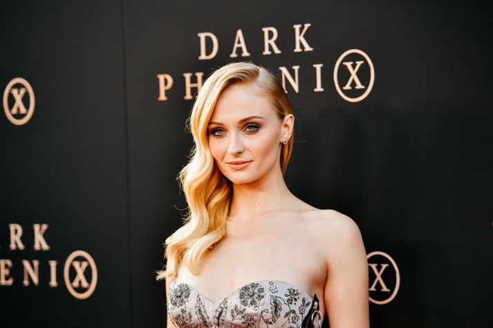 Sophie Turner fer nú um heiminn og kynnir nýjustu mynd sína.