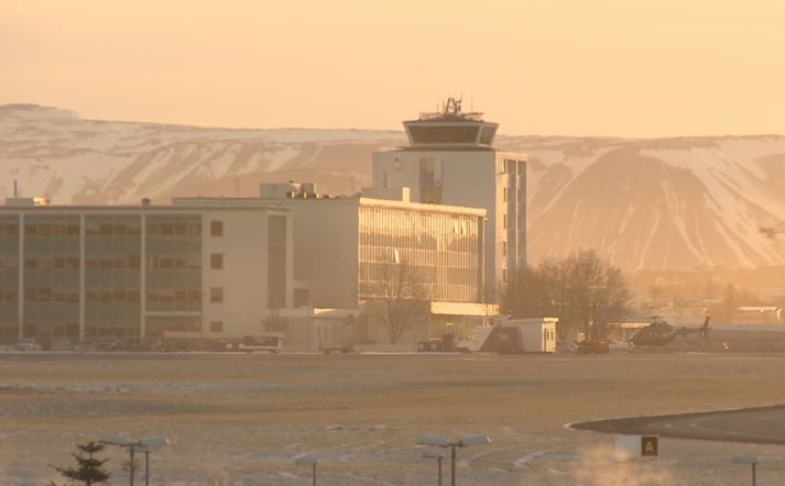 Í nógu var að snúast hjá flugumferðarstjórn á Reykjavíkurflugvelli þegar atvikið átti sér stað í október í fyrra. Það er talið hafa haft áhrif á atburðarásina. Myndin er úr safni.