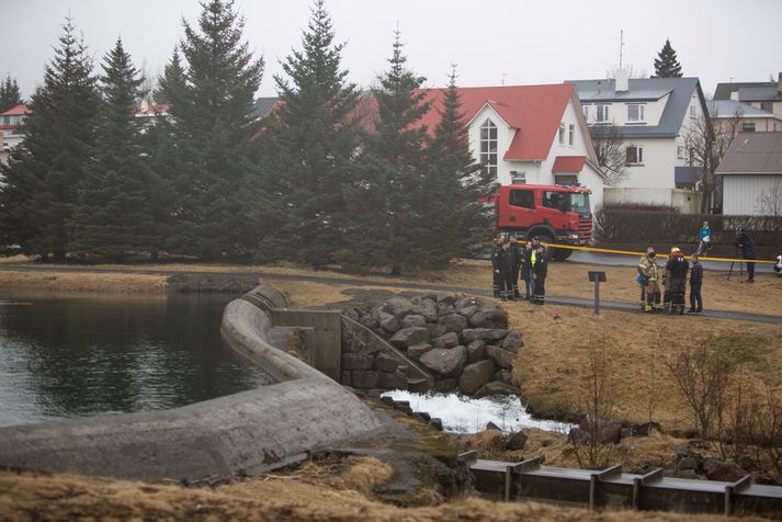 Áfallateymi Hafnarfjarðarbæjar voru virkjuð um leið og fyrstu fréttir af slysinu við Reykdalsstíflu bárust í gær.