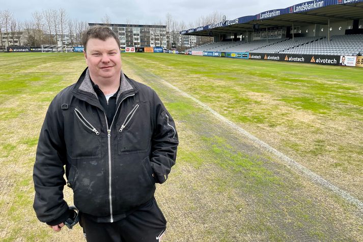 Magnús Valur Boðvarsson vill breyta hugsunarhætti um endingartíma gervigrasvalla.