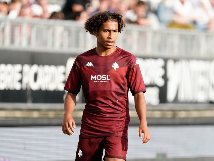 Tahirys Dos Santos hlaut alvarleg brunasár og var fluttur með sjúkraflugi til Þýskalands. 