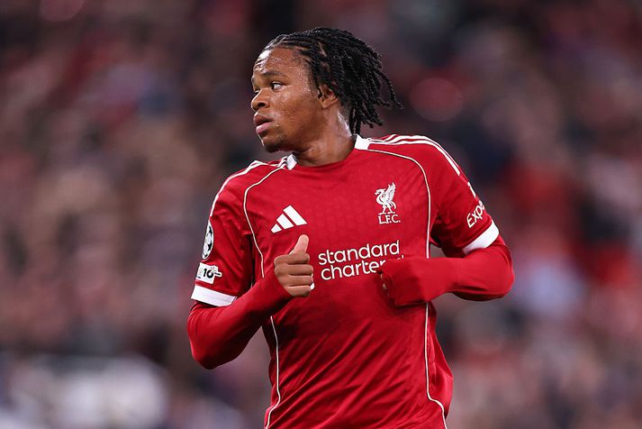 Rio Ngumoha hefur heillað marga í vetur. Einhverjir kalla eftir því að hann fái stærra hlutverk hjá Liverpool, þrátt fyrir ungan aldur.