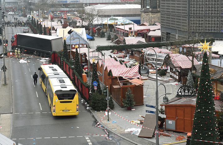 Árásin var gerð á Breitscheidplatz, nærri kirkjunni Gedächtniskirche í Charlottenburg í Berlín.