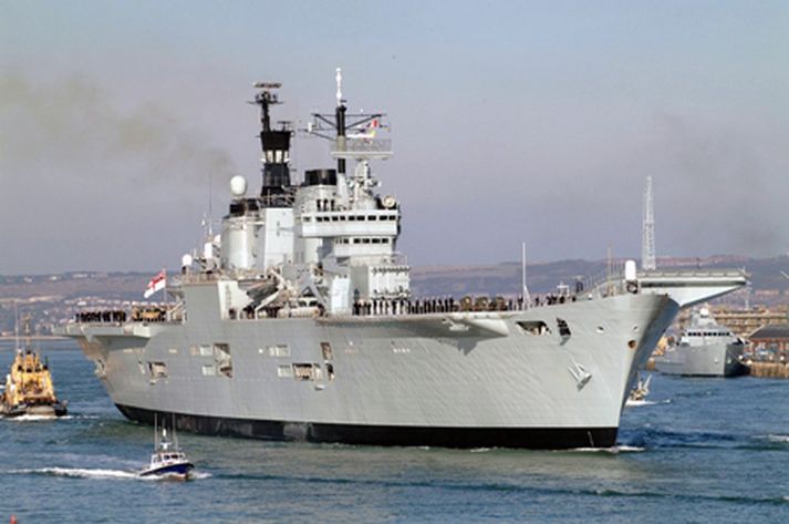 Meðal þeirra herskipa sem nota á eru þau stærstu í flotanum, flugmóðurskipin HMS Ark Royal og HMS Ocean.