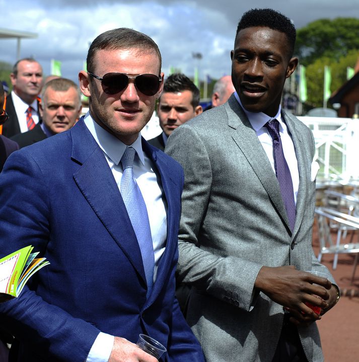 Wayne Rooney með Danny Welbeck.