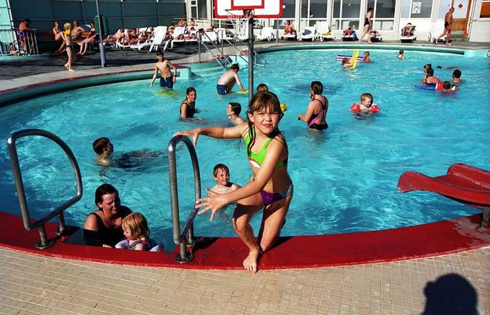 Vonast er til að hægt verði að halda heitu vatni í Árbæjarlaug