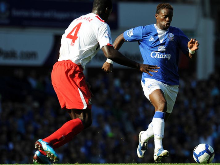 Louis Saha er öflugur framherji.