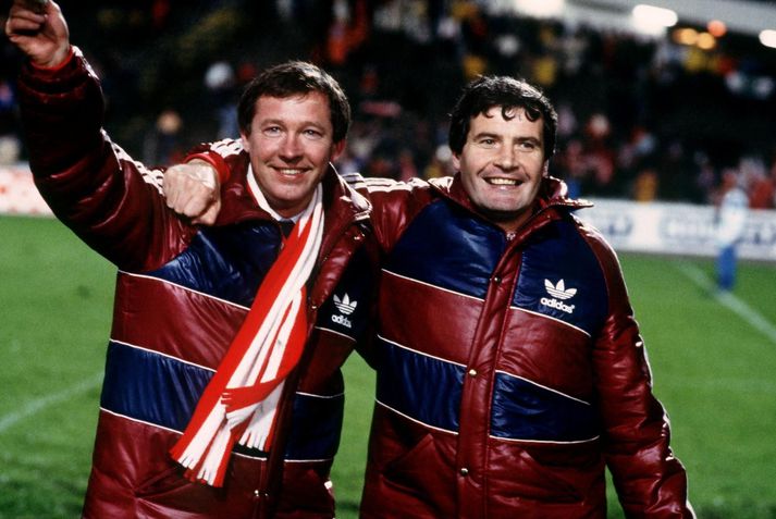 Leikirnir á móti ÍA 1983 voru fyrstu Evrópuleikir Aberdeen liðsins síðan að Alex Ferguson stýrði liðinu til sigurs á móti Real Madrid í úrslitaleik Evrópukeppni bikarhafa. Hér fagnar hann Evróputitlinum með aðstoðarmanni sínum Archie Knox.