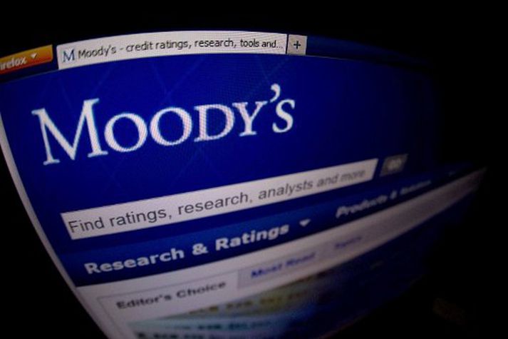 Búist er við því að Moodys muni lækka lánshæfismat sitt.