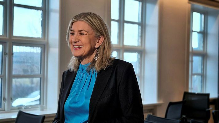 Hanna Katrín Friðriksson atvinnuvegarráðherra sakar stjórnarandstöðuna um málþóf í umræðu um veiðigjöld. Hún er þó bjartsýn á að það takist að afgreiða málið á þingi í sumar. 