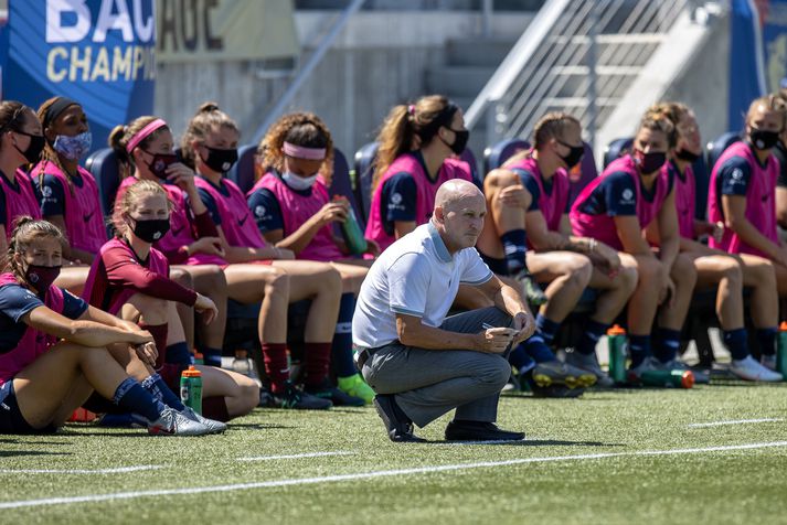 Paul Riley, fyrrum þjálfari Portland Thorns, er einn þeirra sem má ekki þjálfa aftur í bandarísku kvennadeildinni.