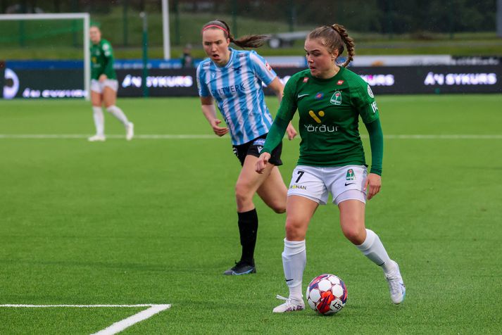 Agla María Albertsdóttir og félagar hennar í Breiðabliki fá Íslandsmeistara Vals í heimsókn í kvöld.