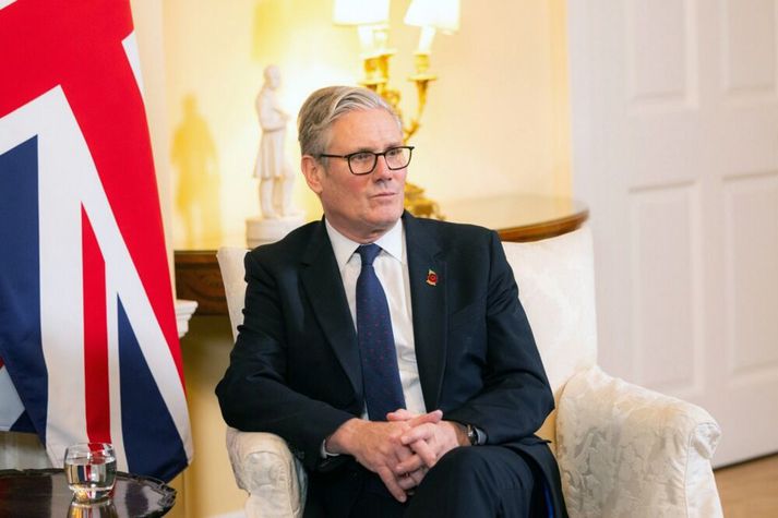 Keir Starmer, forsætisráðherra Bretlands, á ekki sjö dagana sæla. Hann er sögulega óvinsæll, flokkur hans hefur hrapað í könnunum og ríkisstjórn hans er líklega til að leggja fram tillögur um skattahækkanir á næstu vikum.