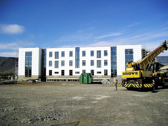 Heilbrigðisstofnun Suðurlands Bæjarstjórn Hveragerðis segir sjúkrastofnunina eiga að spara 130 milljónir í ár ofan á niðurskurðarkröfur sem mætt hafi verið í fyrra.
