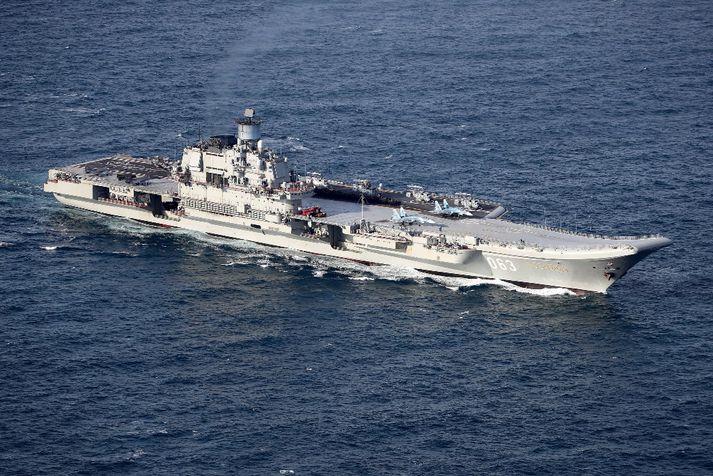 Admiral Kuznetsov á siglingu.