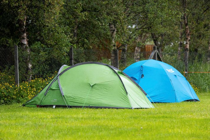 Landsmenn og erlendir ferðamenn sækja tjaldsvæðin.