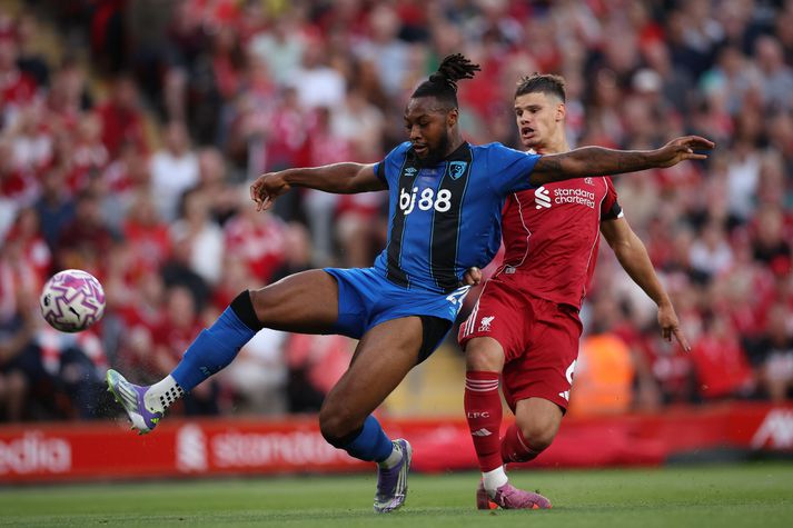 Antoine Semenyo í baráttu við sinn gamla samherja hjá Bournemouth, Milos Kerkez.