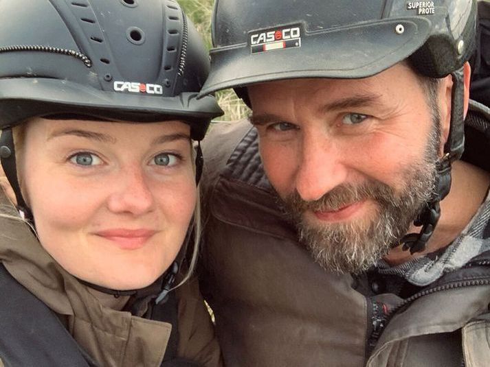 Hilmir Snær og Vala Kristín eignuðust sitt fyrsta barn saman í lok maí.